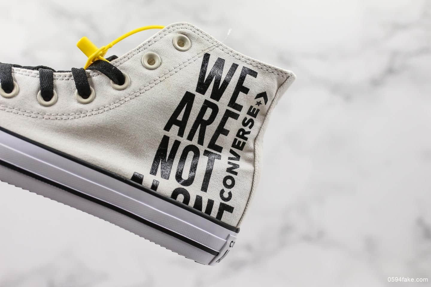 匡威Converse Chuck Taylor Ctas Hi We Are Not Alone Hi真标高品质明星系列经典高帮帆布休闲运动硫化鞋大学白黑标语 货号:165467C