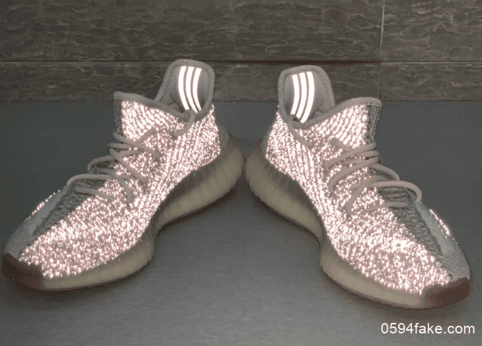 Yeezy Boost 350 V2释出两款全新配色官图!好看到哭泣!
