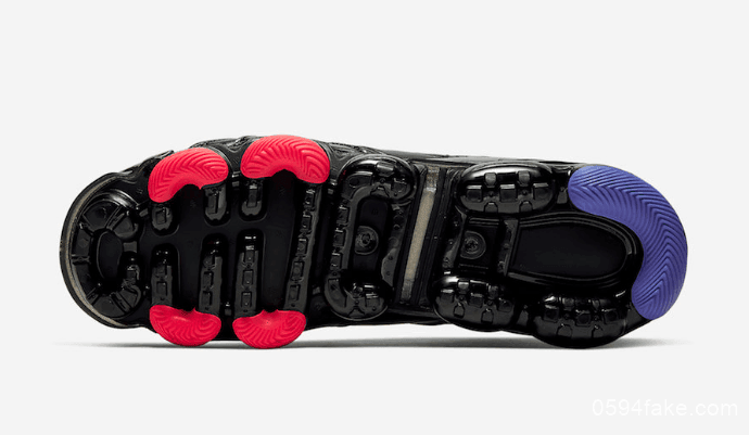 酷黑装扮!Nike Air VaporMax D/MS/X新配色登场! 货号:AT8179-001
