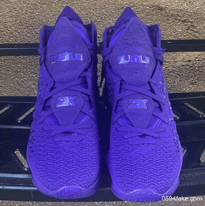 詹姆斯晒出特殊的2K配色的LeBron 17实物图!这个紫色太迷幻了!