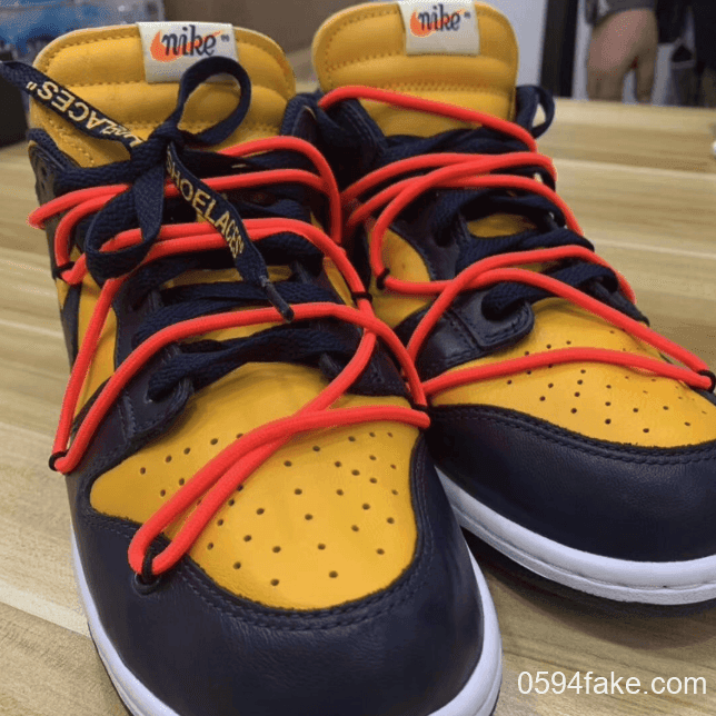 Off-White x Nike Dunk Low全新配色释出实物图!你为它打几分? 货号:CT0856-700