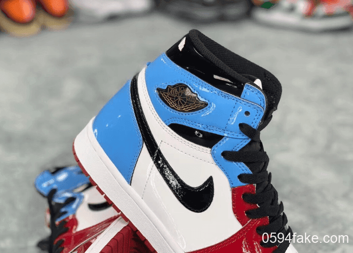 Air Jordan 1 High OG“Fearless”最新实物释出!为它打call! 货号:CK5666-100