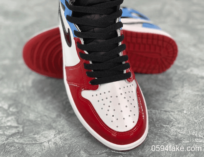 Air Jordan 1 High OG“Fearless”最新实物释出!为它打call! 货号:CK5666-100
