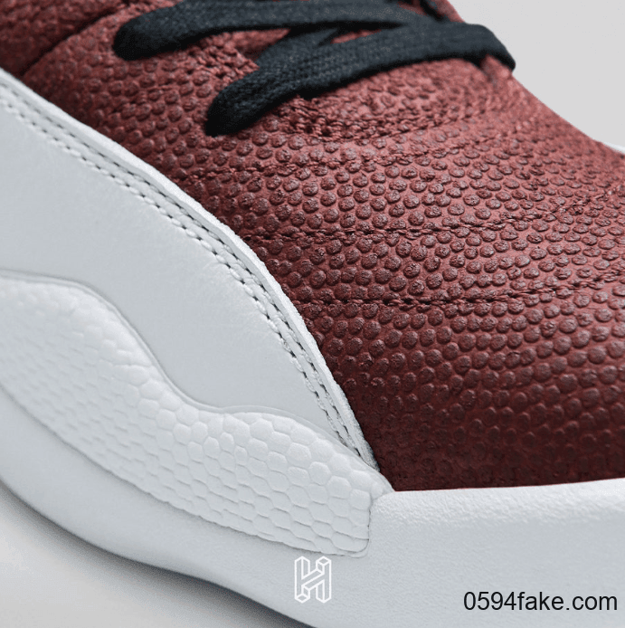 个性鞋盒+鞋底海草装扮!这双Air Jordan 12“Game Ball”PE花样真不少!