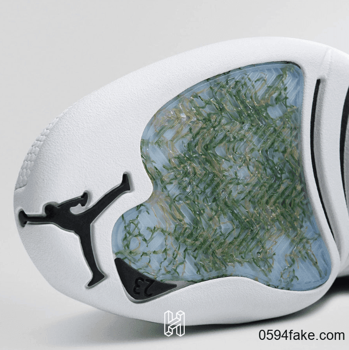 个性鞋盒+鞋底海草装扮!这双Air Jordan 12“Game Ball”PE花样真不少!