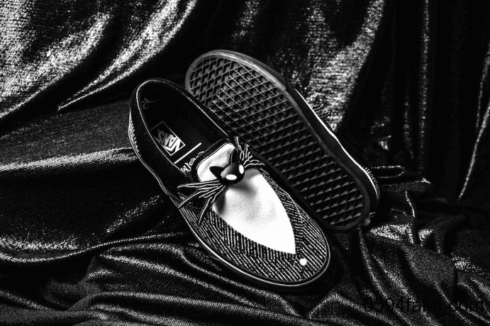 哥特风来袭!Vans“The Nightmare Before Christmas”系列下月发售!