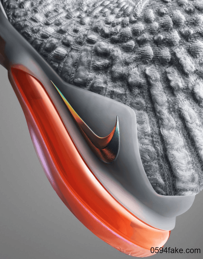 LeBron 17全新配色“Future Air”首度曝光!炫彩镭射鞋舌吸睛十足!