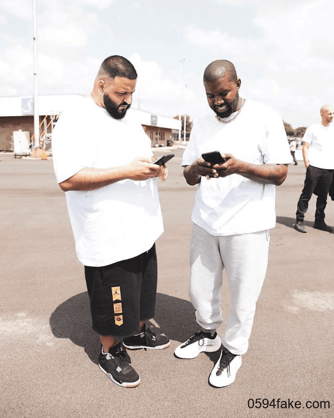 DJ Khaled获赠侃爷原味Yeezy 700 V3!