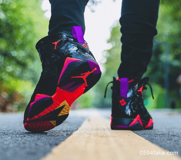 Air Jordan 7 WMNS “Black Patent Leather”释出上脚图!质感不俗! 货号:313358-006