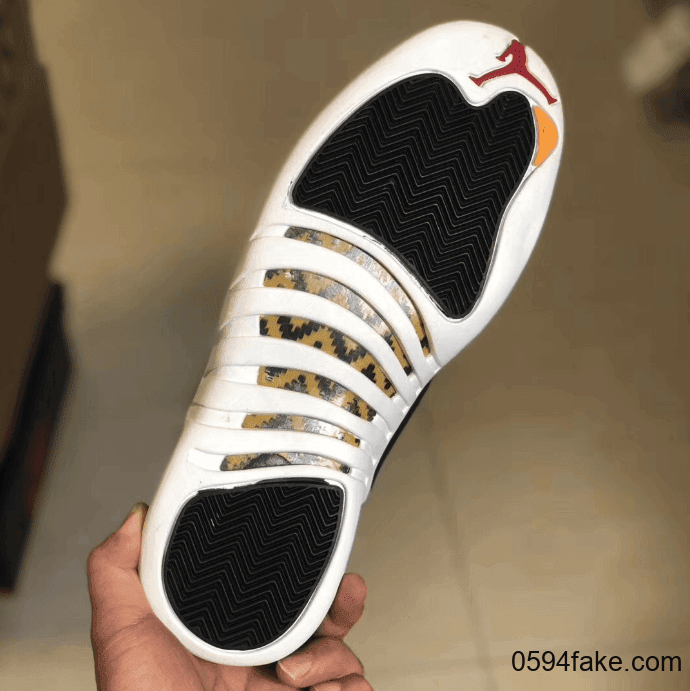 反转金扣Air Jordan 12“Reverse Taxi”释出最新实物图! 货号:130690-017