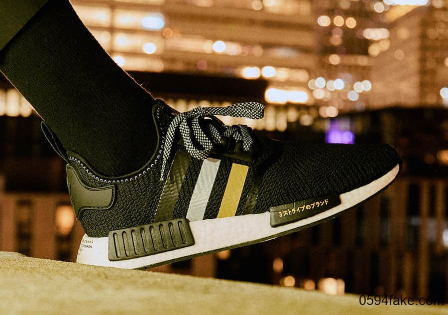 经典黑金配色!Shoe Palace x adidas NMD R1现已发售! 货号:EH2749