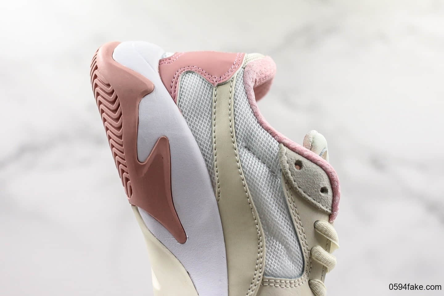 彪马Puma Storm刘雯同款老爹鞋休闲运动鞋白粉色公司级 货号：369770-04