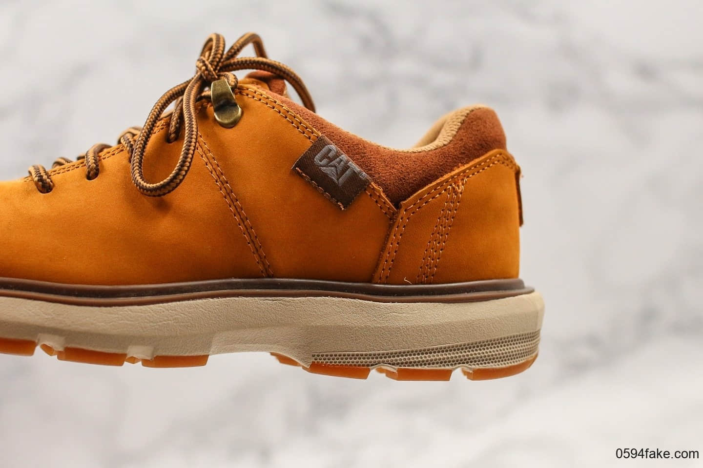 卡特CAT 19ss新款高端户外休闲工装系列低帮马丁靴棕色公司级优质磨砂牛皮材质原楦开发爆款鞋 货号:P722958