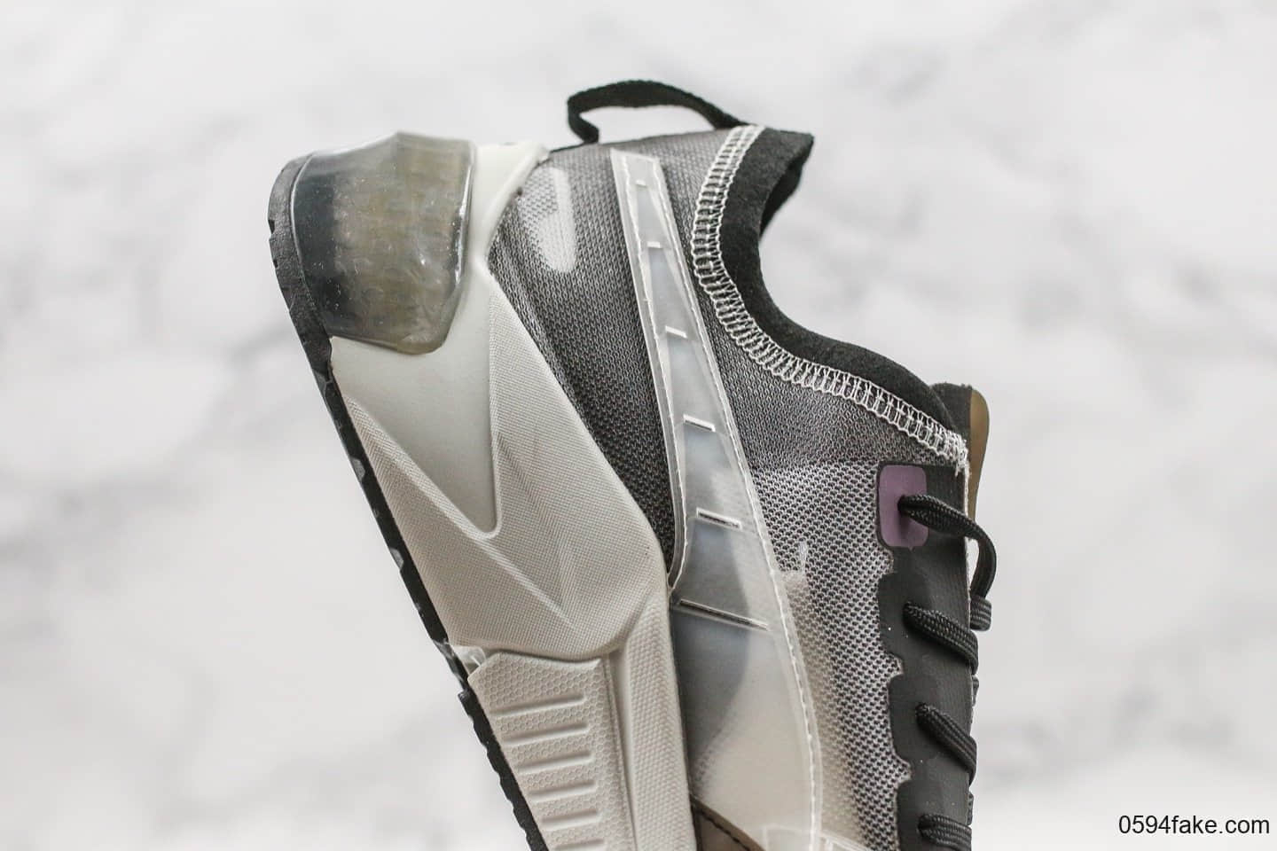 彪马PUMA LQD CELL Optic公司级版本LQD CELL Optic全新鞋款科技复古风格老爹鞋 货号:192560-01