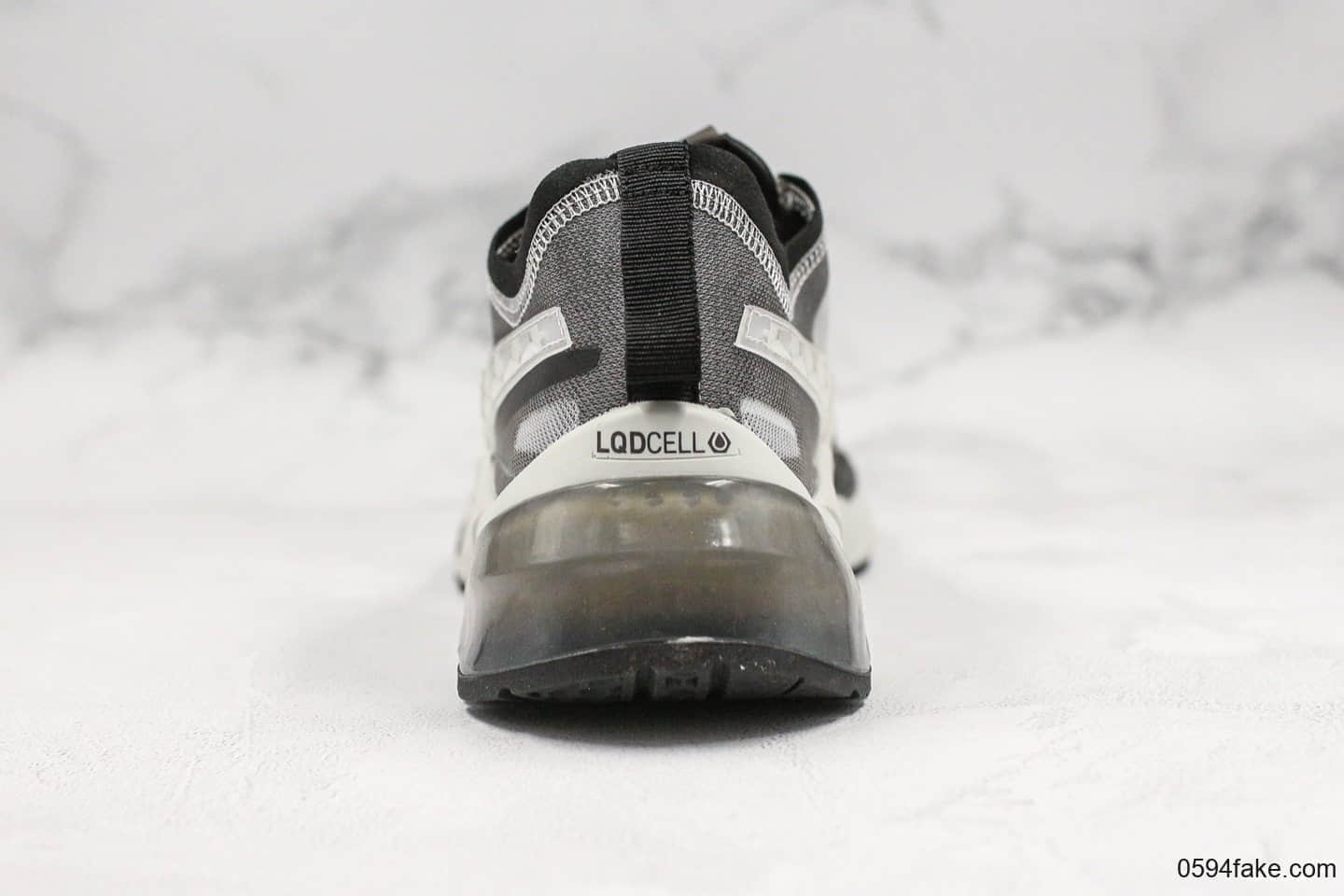 彪马PUMA LQD CELL Optic公司级版本LQD CELL Optic全新鞋款科技复古风格老爹鞋 货号:192560-01