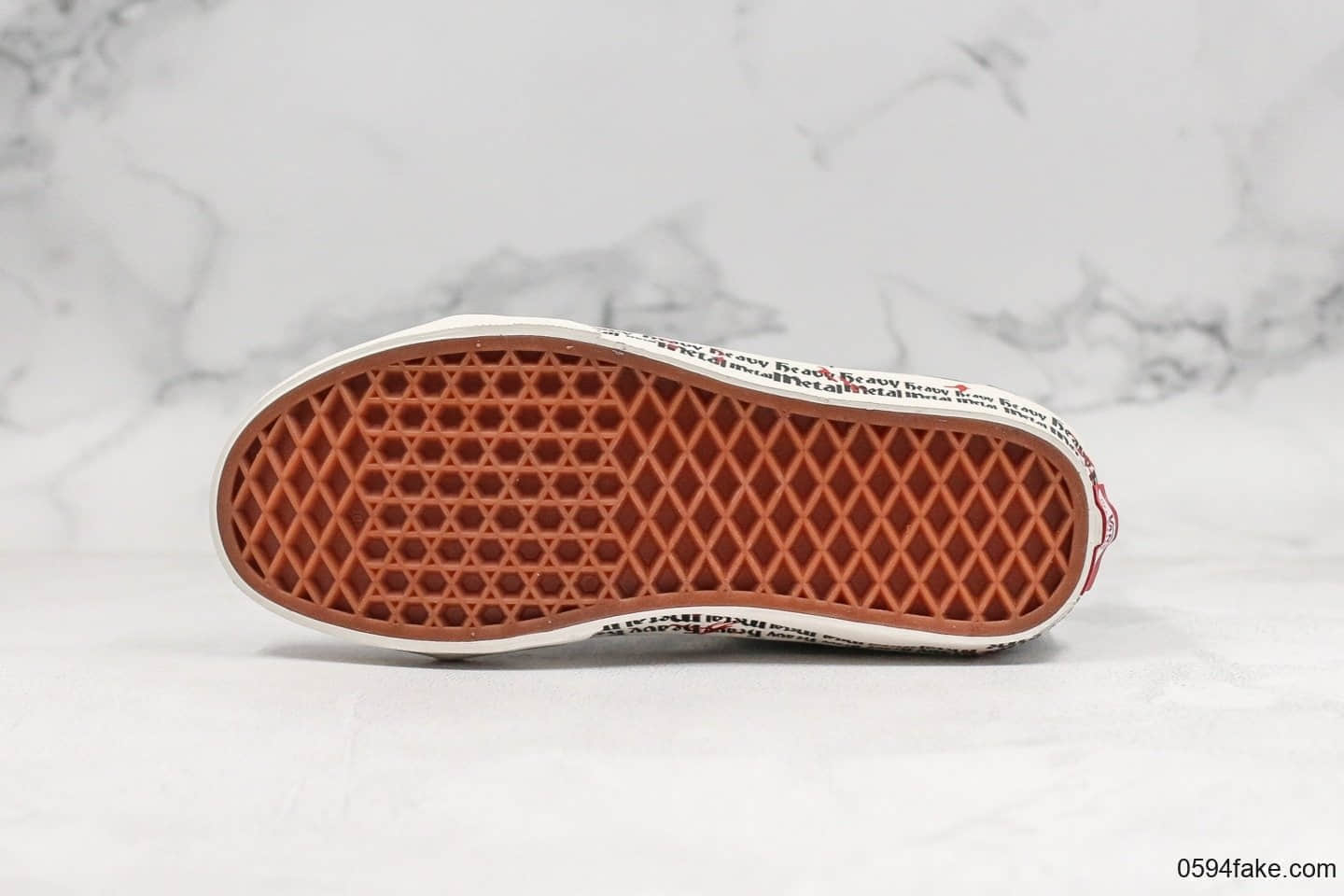 万斯Vans SK8-Hi公司级版本安娜海姆经典系列黑白字母梵文板鞋原厂硫化工艺 货号:VN0A38GFTIO