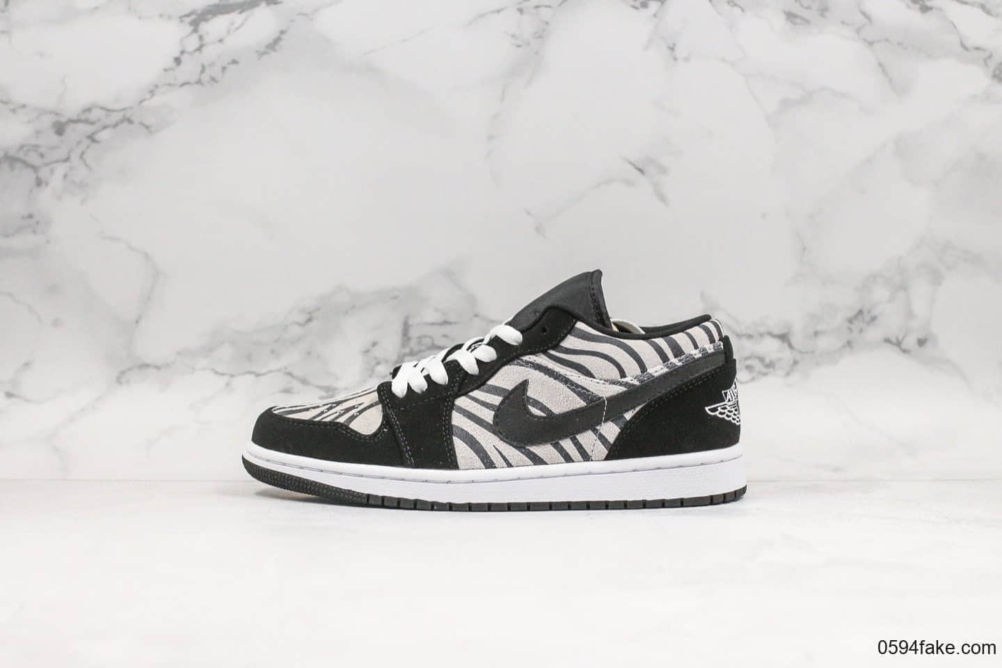乔丹Air Jordan 1 Low GS Zebra全新斑马纹配色纯原版本内置气垫鞋面采用黑色牛巴革材质低帮AJ1 货号:553560-057