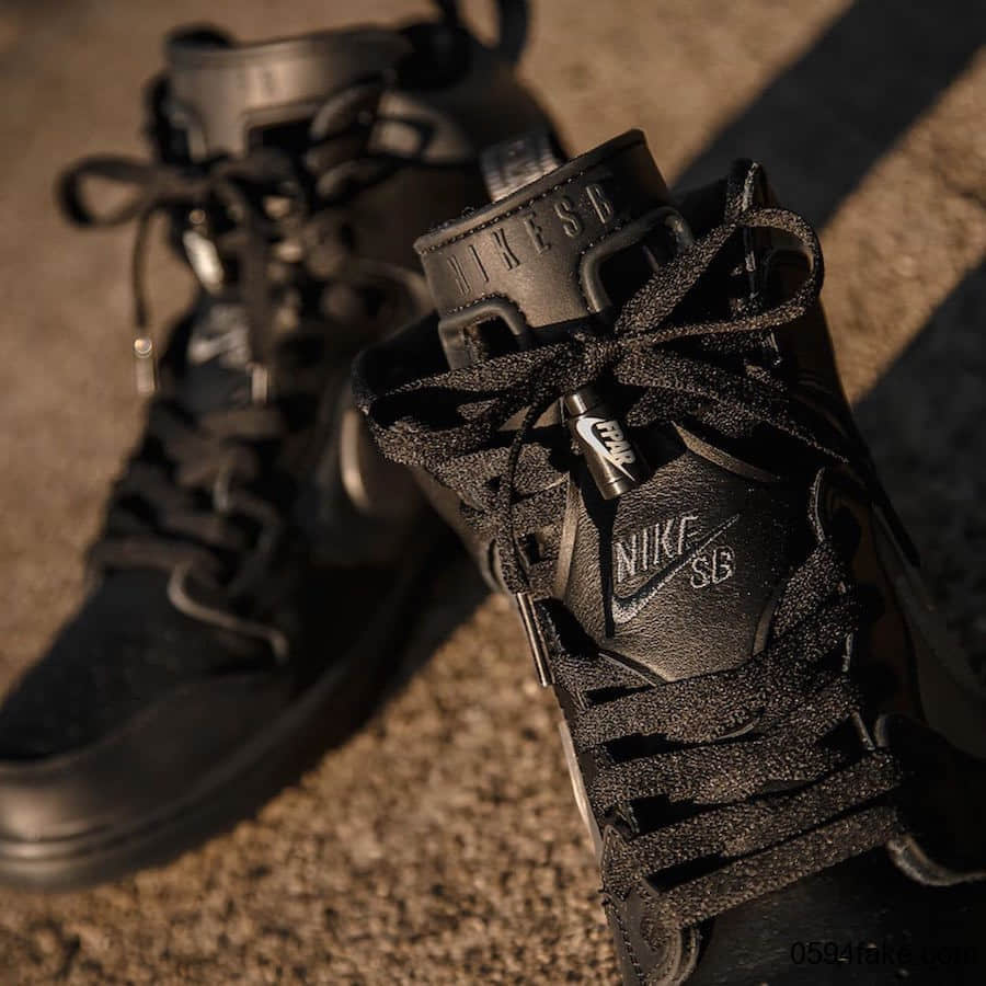 FPAR x Nike SB Dunk High最新实物图曝光!光这个鞋舌就够特色了! 货号:BV1052-001