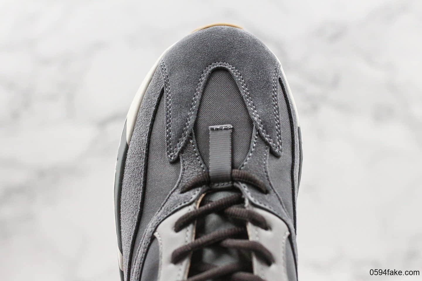 阿迪达斯Adidas Yeezy 700 Boost MAGNET椰子700磁铁配色虎扑纯原版本亲测APP大概率无法鉴定原厂巴斯夫大底 货号:FV9922