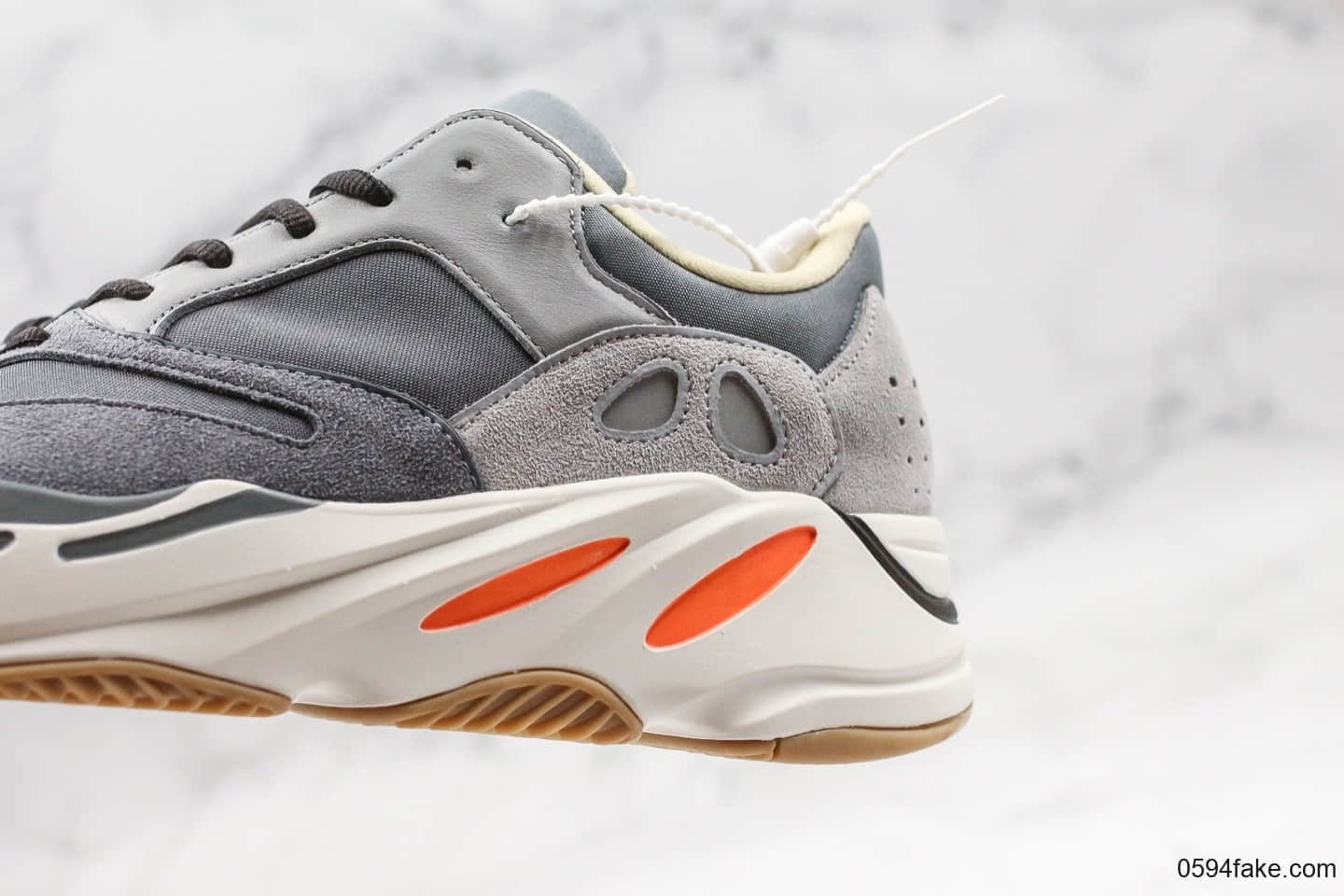 阿迪达斯Adidas Yeezy 700 Boost MAGNET椰子700磁铁配色虎扑纯原版本亲测APP大概率无法鉴定原厂巴斯夫大底 货号:FV9922