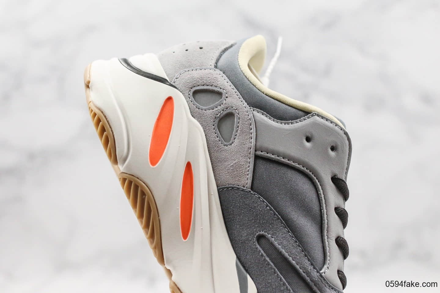 阿迪达斯Adidas Yeezy 700 Boost MAGNET椰子700磁铁配色虎扑纯原版本亲测APP大概率无法鉴定原厂巴斯夫大底 货号:FV9922