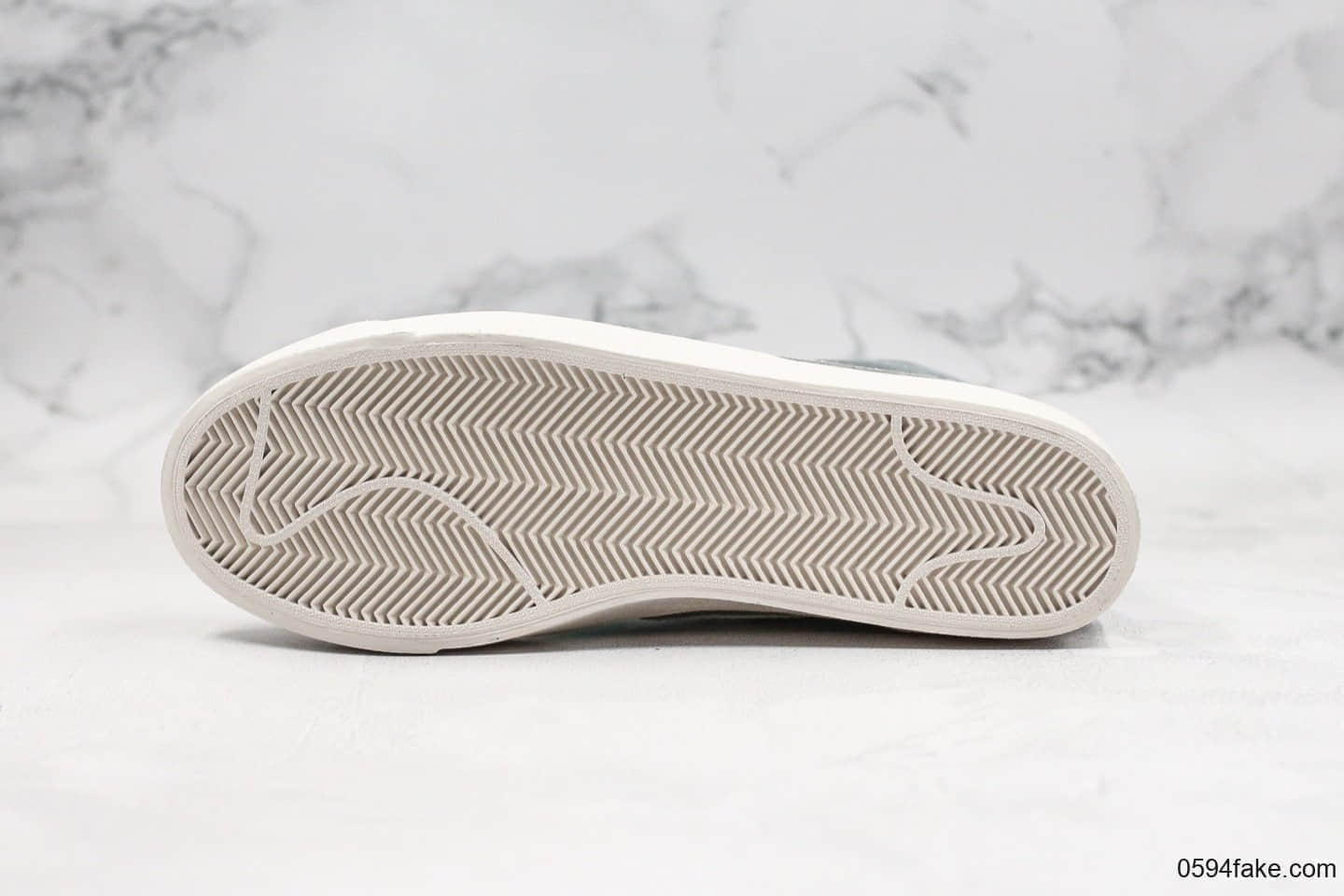 耐克Nike Blazer Mid '77 VNTG WE纯原版本高帮开拓者加绒款浅灰色休闲板鞋 货号:CI1167-001