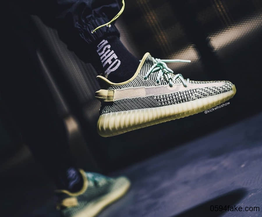 Yeezy Boost 350 V2 “Yeezreel”上脚图来了!超抢眼有没有!