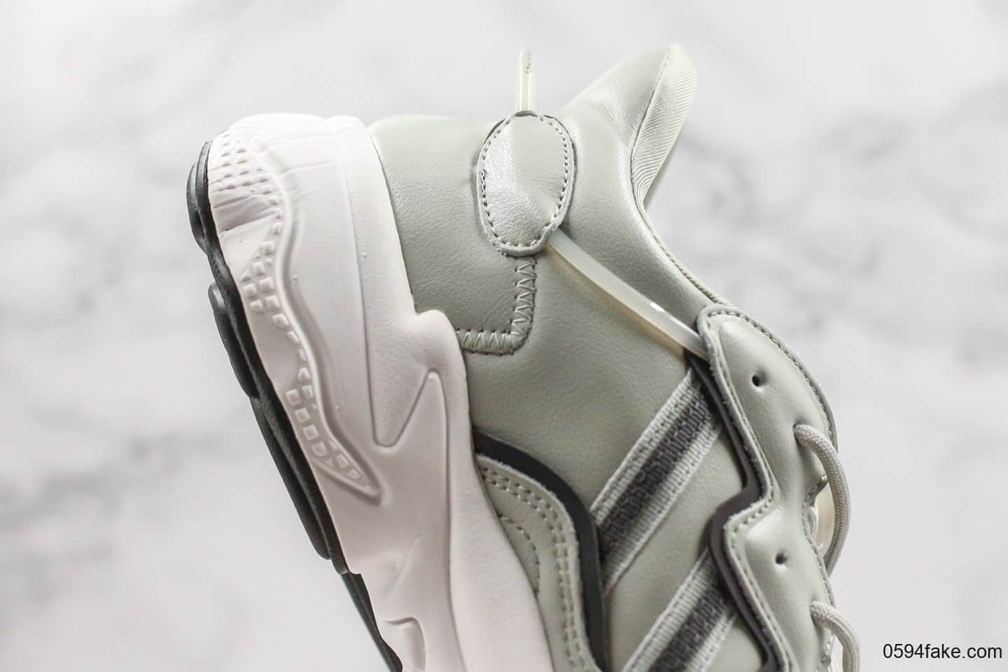 阿迪达斯Adidas Ozweego adiprene公司级版本水管老爹鞋皮面款3M反光鞋面复古运动老爹鞋 货号:EE7005