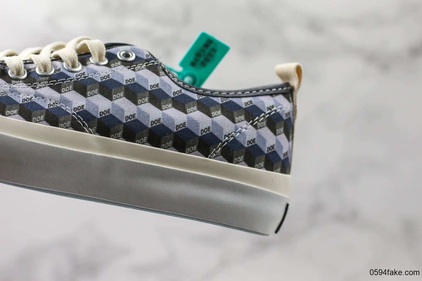 匡威Converse x DOE公司级版本联名周年纪念款迷幻立方开口笑男女款板鞋休闲鞋低帮开口笑原鞋原楦 货号：165550C
