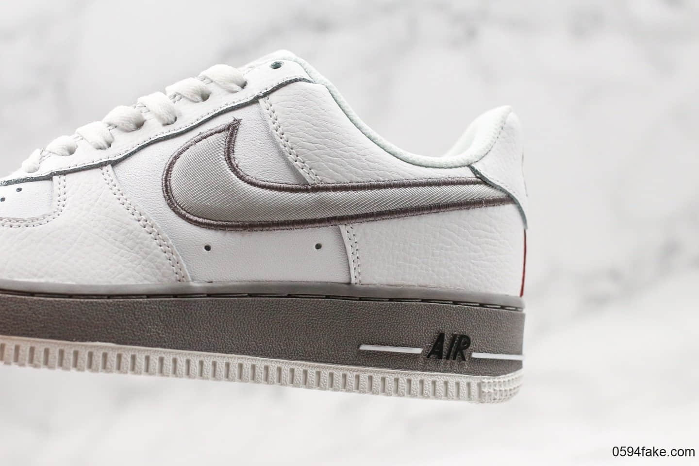 耐克Nike Air Force 1 Low '07低帮空军一号灰白复古海外限定配色内置全掌气垫原楦头原纸板打造 货号：AH0968-033