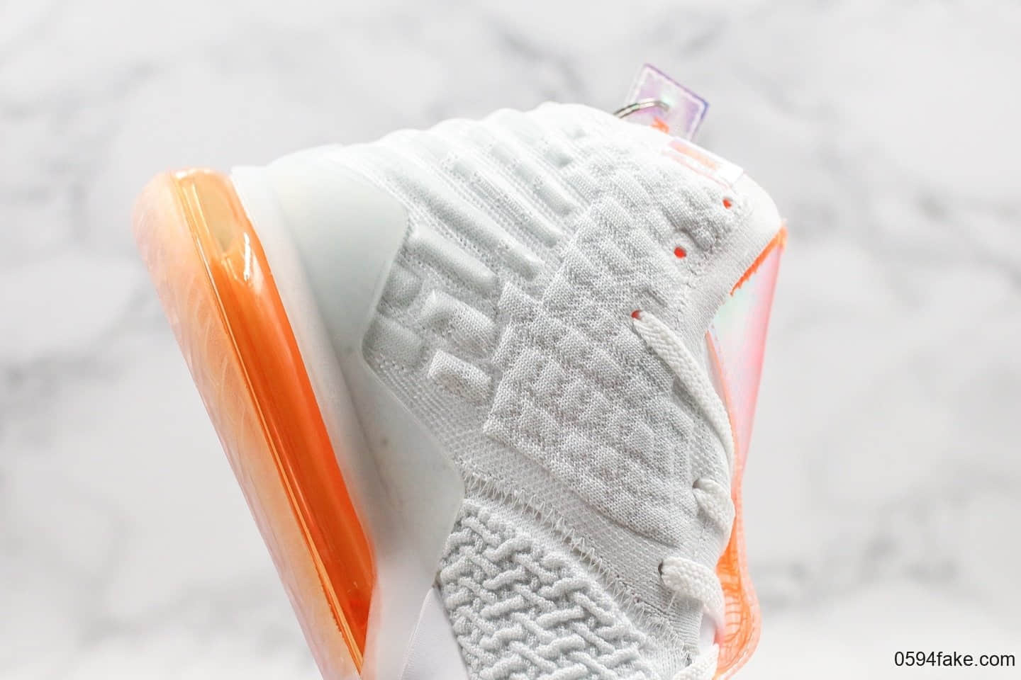 耐克Nike LeBron XVII詹姆斯17实战篮球鞋纯原版本原厂科技鞋面原厂缓震搭载高科技纤维气垫 货号：CT3853-100