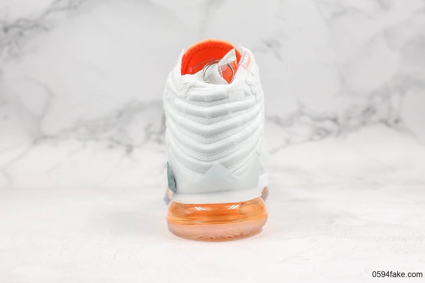 耐克Nike LeBron XVII詹姆斯17实战篮球鞋纯原版本原厂科技鞋面原厂缓震搭载高科技纤维气垫 货号：CT3853-100