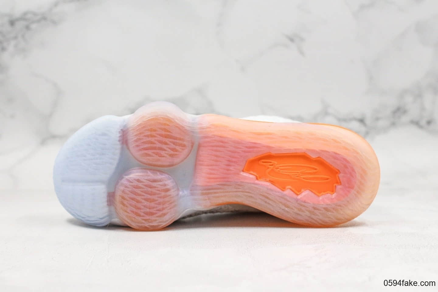 耐克Nike LeBron XVII詹姆斯17实战篮球鞋纯原版本原厂科技鞋面原厂缓震搭载高科技纤维气垫 货号：CT3853-100