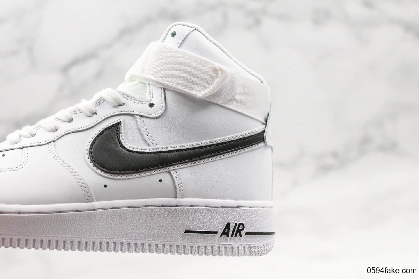 耐克Nike Air Force 1 High ’07纯原版本高帮空军一号海外发售款黑白内置全掌气垫 货号:AT4141-108