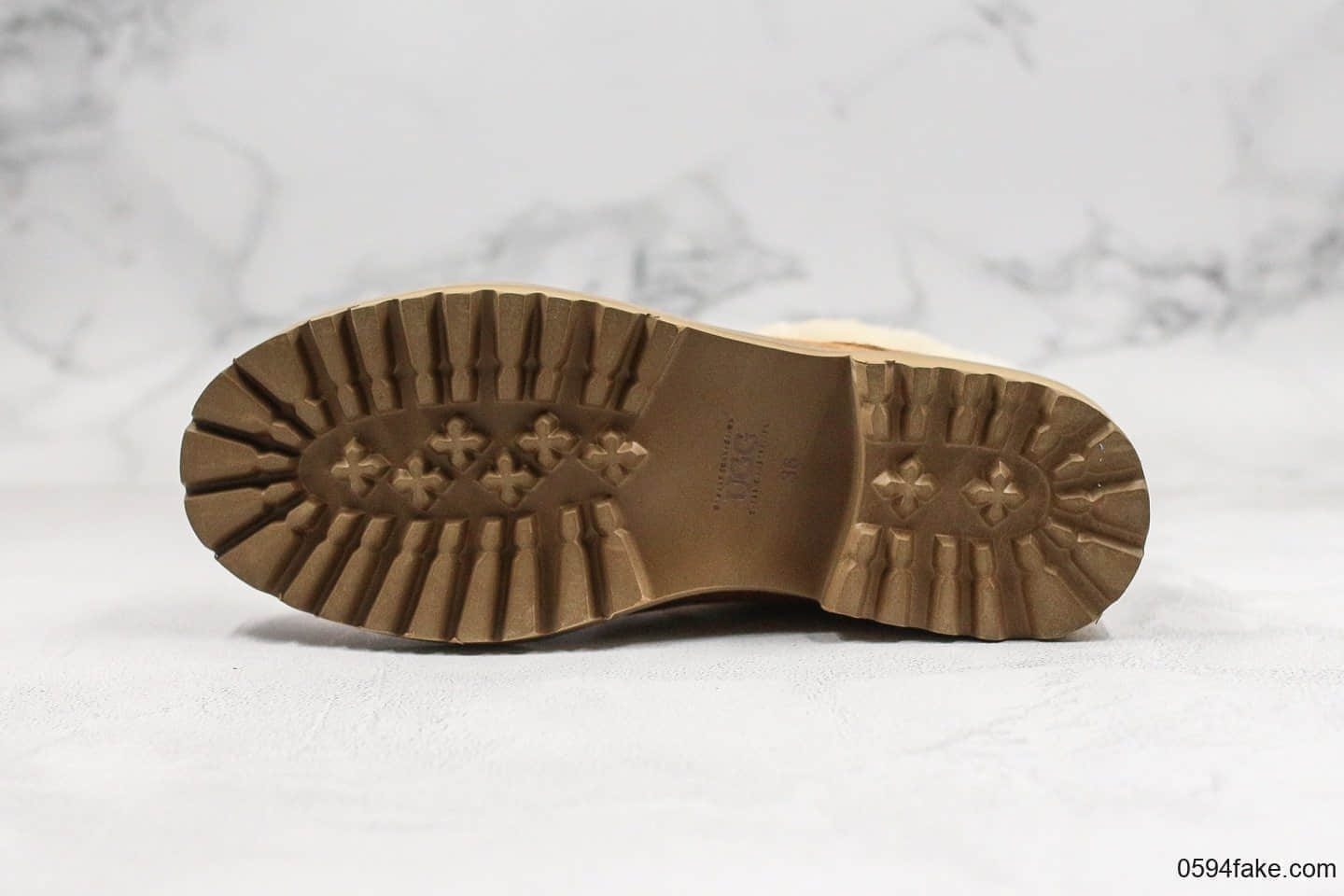 UGG2019年秋冬新款短靴机车小马丁靴情侣靴纯原优质牛反绒面料内里全真羊毛原版防滑大底高品质