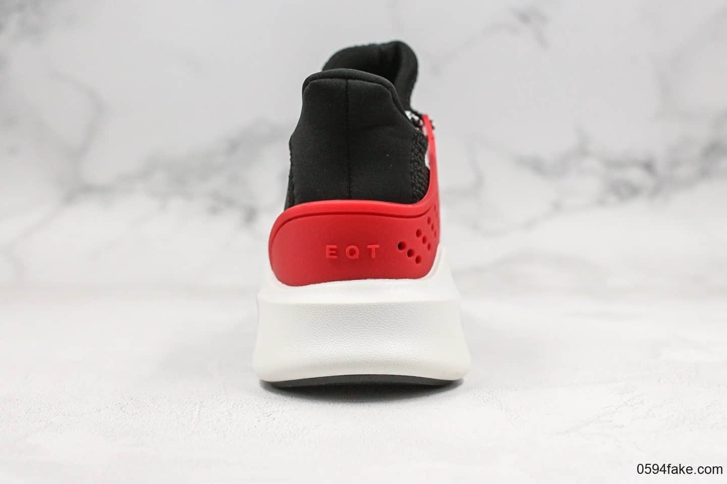 阿迪达斯Adidas EQT Bask ADV纯原级蜂窝呼吸代购指定版本正确PU大底阿迪EQT休闲运动鞋区别市面先行版本 货号:EE5024