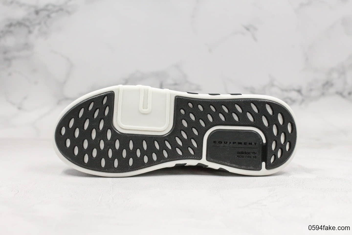 阿迪达斯Adidas EQT Bask ADV纯原级蜂窝呼吸代购指定版本正确PU大底阿迪EQT休闲运动鞋区别市面先行版本 货号:EE5024
