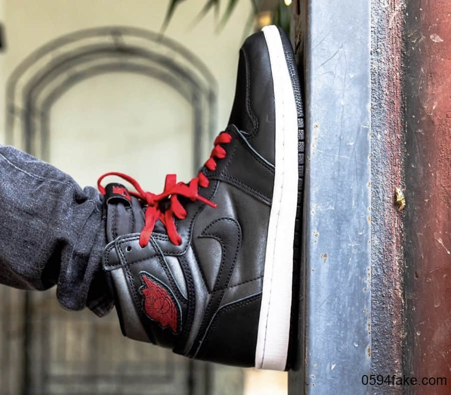 Air Jordan 1“ Black Satin”释出上脚图!看完你“真香”了吗? 货号:555088-060