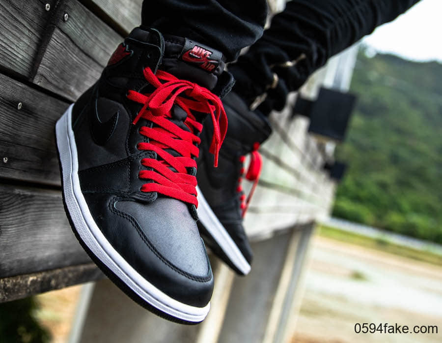 Air Jordan 1“ Black Satin”释出上脚图!看完你“真香”了吗? 货号:555088-060