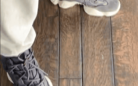 卡戴珊大姐上脚Yeezy 500 High!看着有点cool!