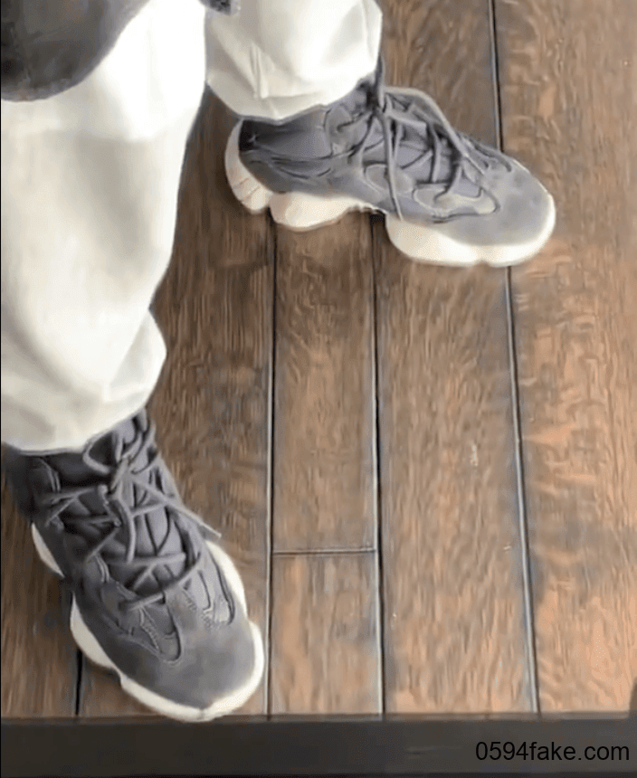 卡戴珊大姐上脚Yeezy 500 High!看着有点cool!
