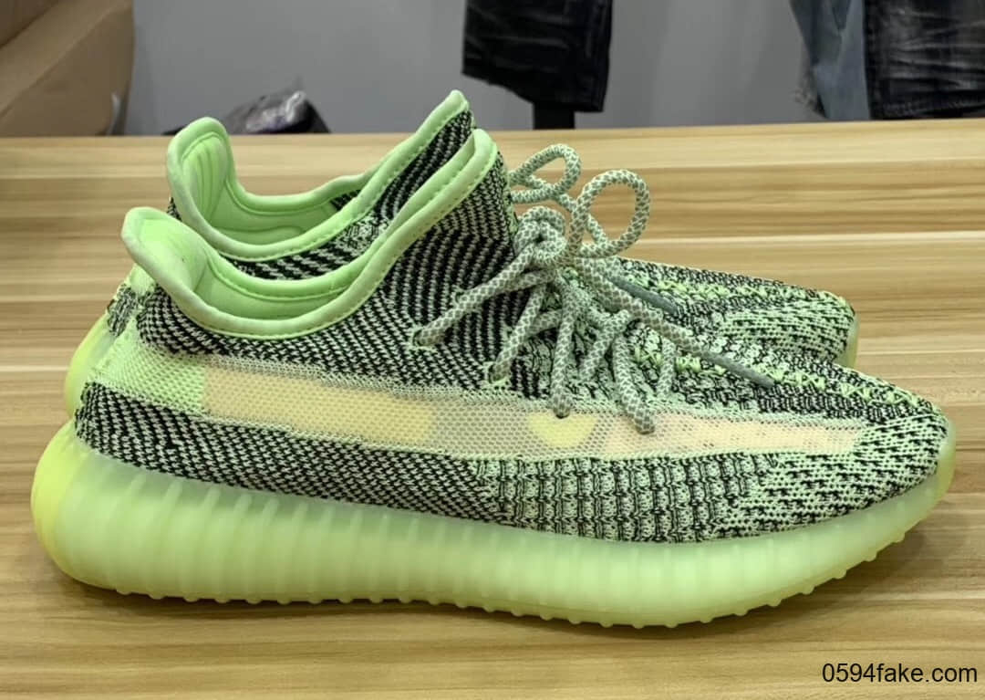Yeezy Boost 350 V2“ Yeezreel”最新实物图来了!吸睛利器就是它没错了!