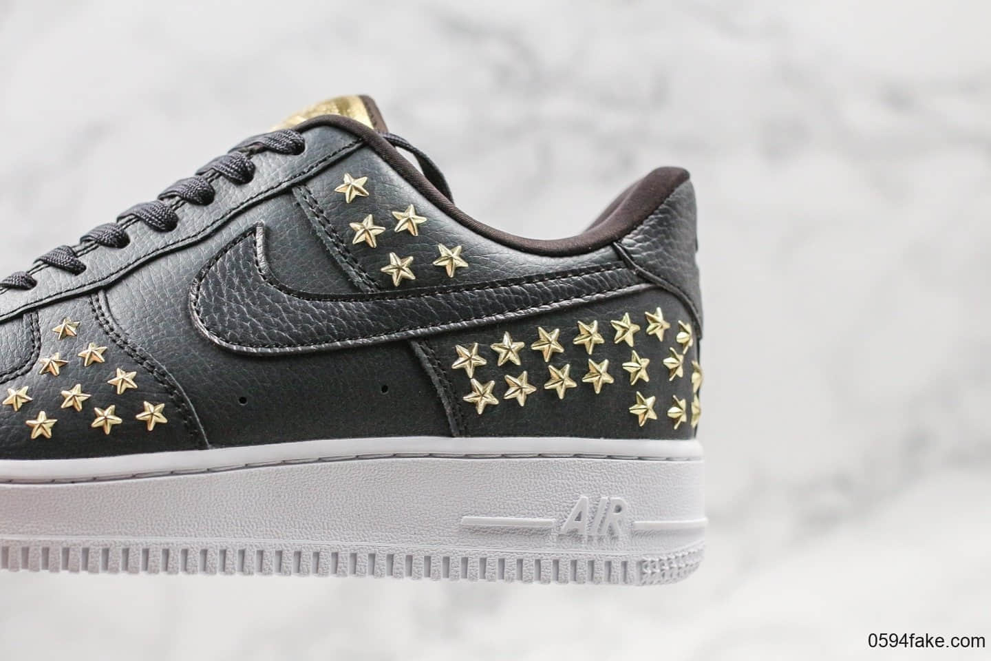 耐克Nike Air Force 1“Stars Pack”空军一号金属铆钉休闲运动板鞋公司级带半码高规格荔枝纹皮革 货号:AR0639-100