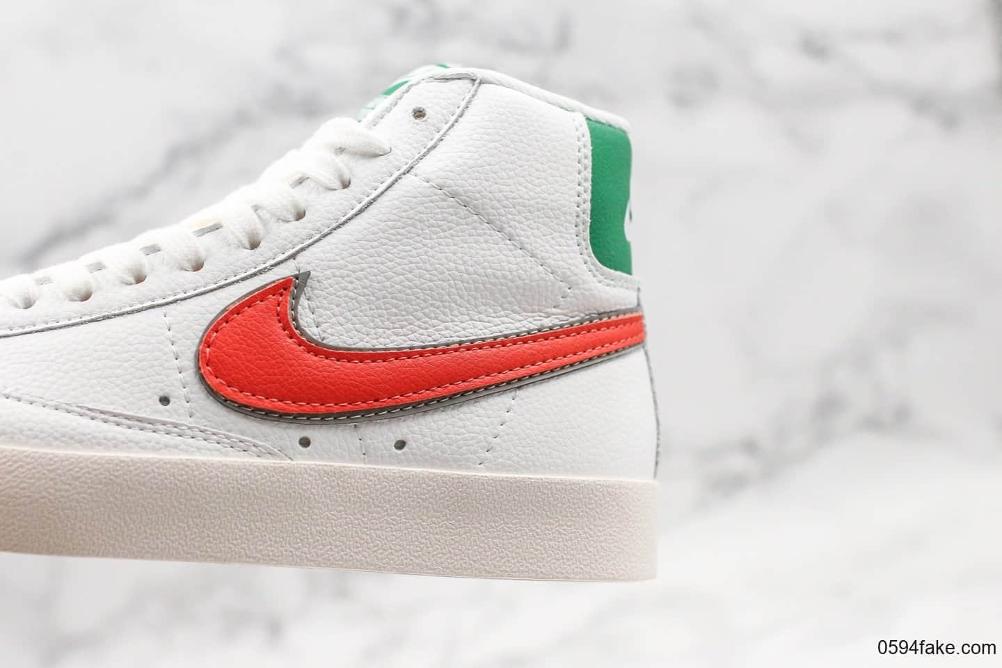 耐克Nike Blazer Mid 1977 Vintage“Hawkins High”怪奇物语联名开拓者限定配色白绿红休闲板鞋公司级带半码 加绒内里全头层皮料打造 货号:CJ6101-100
