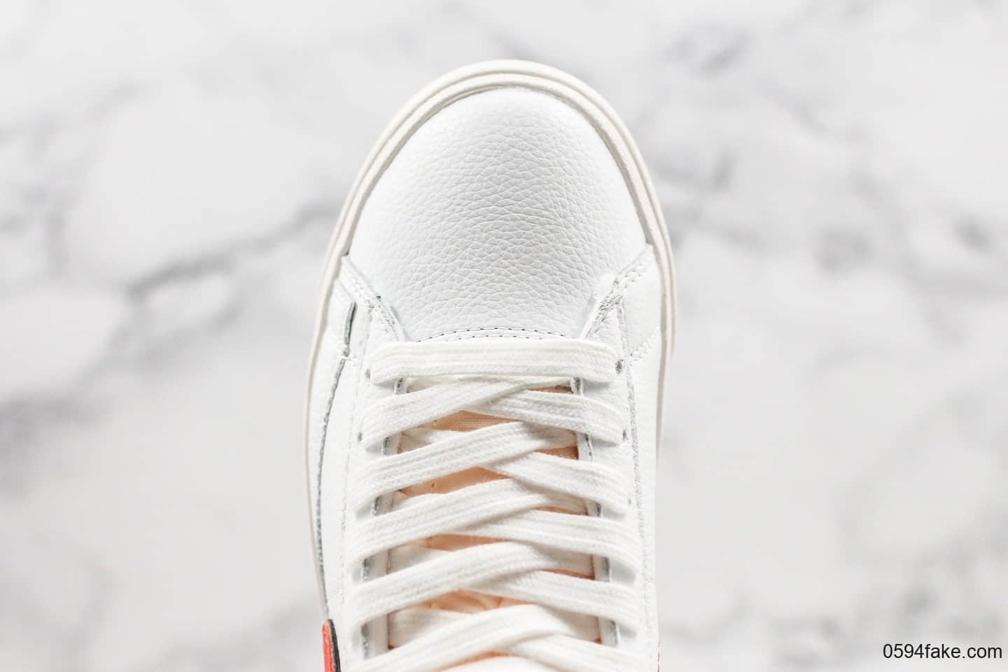 耐克Nike Blazer Mid 1977 Vintage“Hawkins High”怪奇物语联名开拓者限定配色白绿红休闲板鞋公司级带半码 加绒内里全头层皮料打造 货号:CJ6101-100