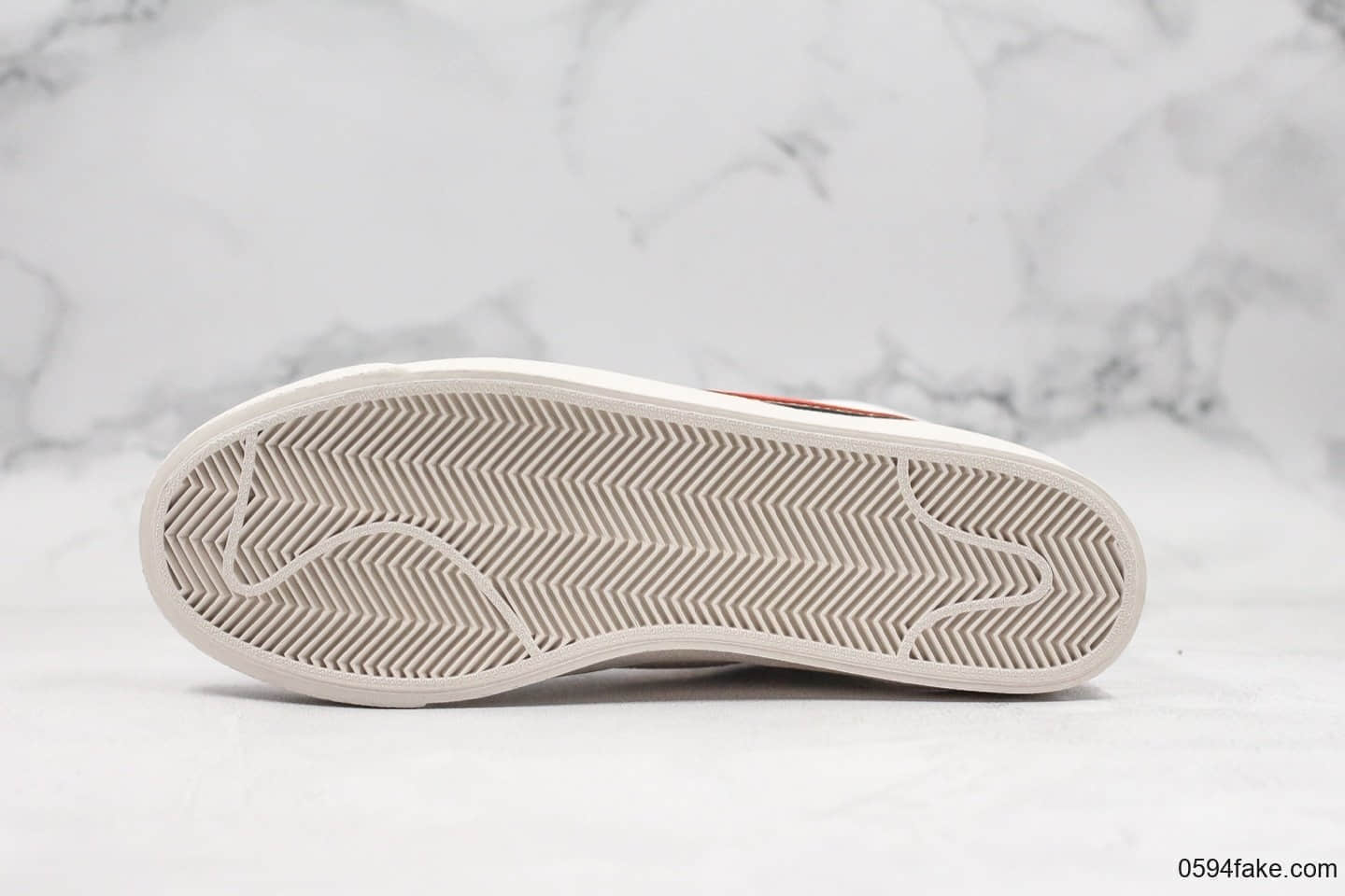 耐克Nike Blazer Mid 1977 Vintage“Hawkins High”怪奇物语联名开拓者限定配色白绿红休闲板鞋公司级带半码 加绒内里全头层皮料打造 货号:CJ6101-100