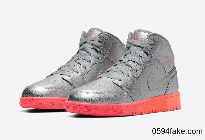 闪闪惹人爱!Air Jordan 1 Mid新配色超亮眼! 货号:555112-006