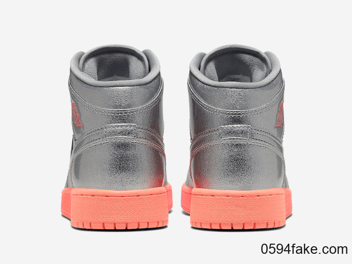 闪闪惹人爱!Air Jordan 1 Mid新配色超亮眼! 货号:555112-006