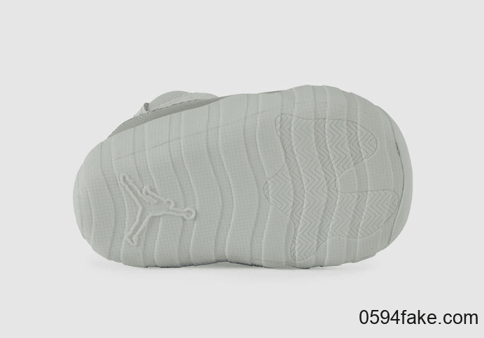 Air Jordan 11“ Metallic Silver”也有婴童尺码了!超可爱有没有! 货号:CI6165-100