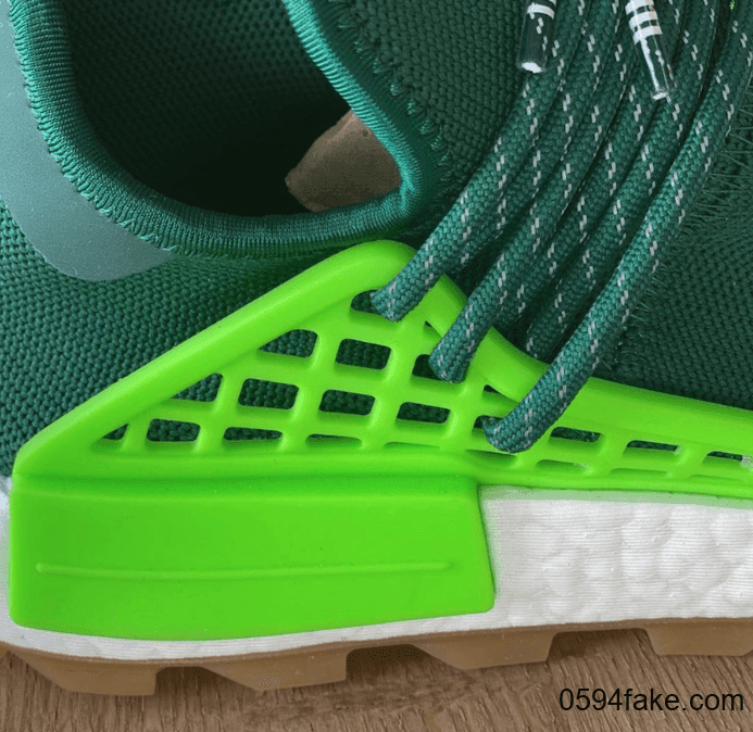 Pharrell x adidas NMD Hu全新配色曝光!你会选择闭眼入吗? 货号:EF2334